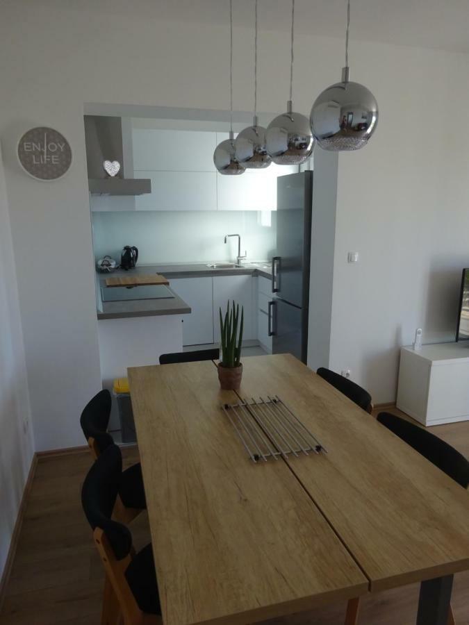 Apartment Duce โอมิช ภายนอก รูปภาพ