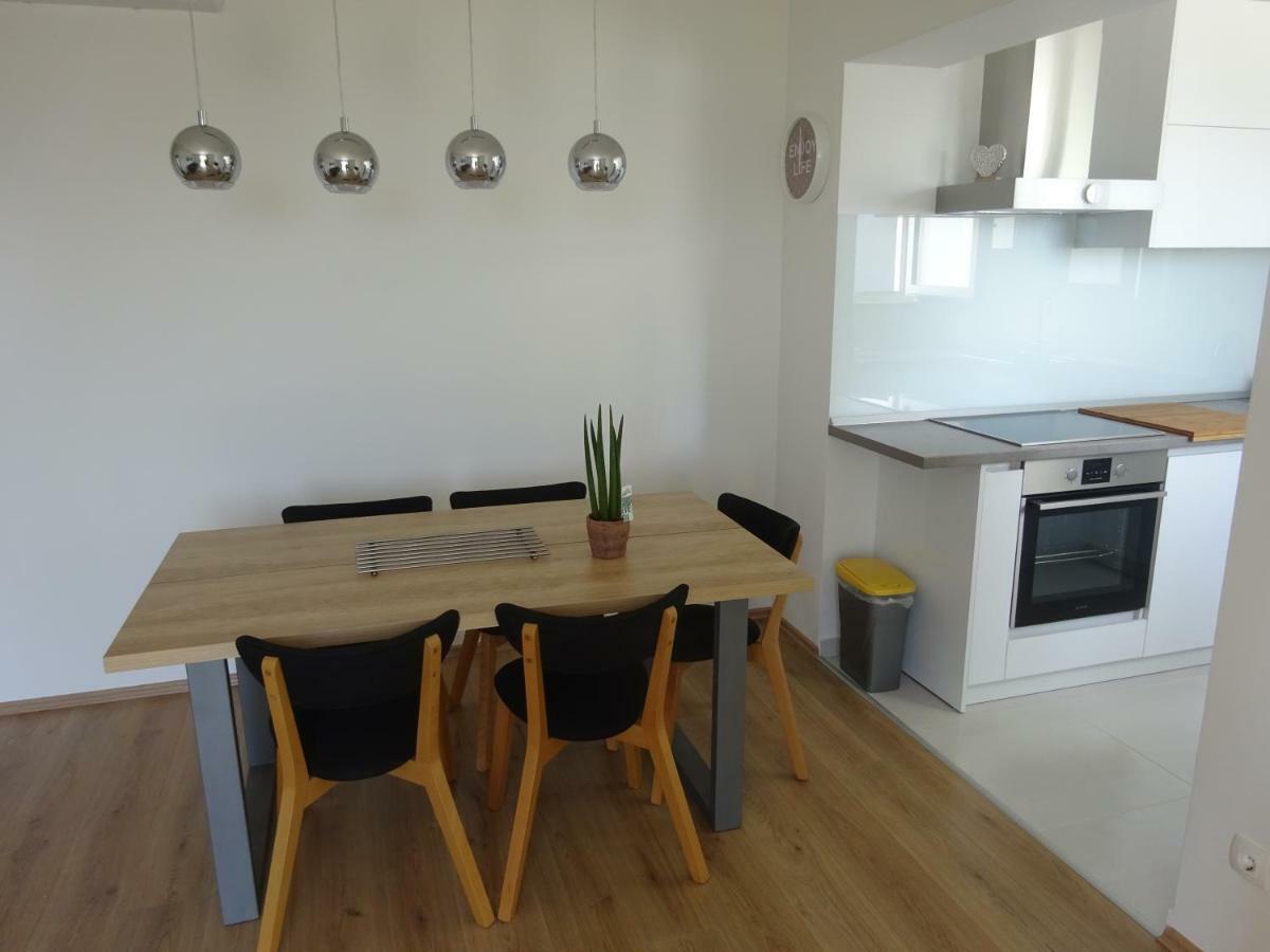 Apartment Duce โอมิช ภายนอก รูปภาพ