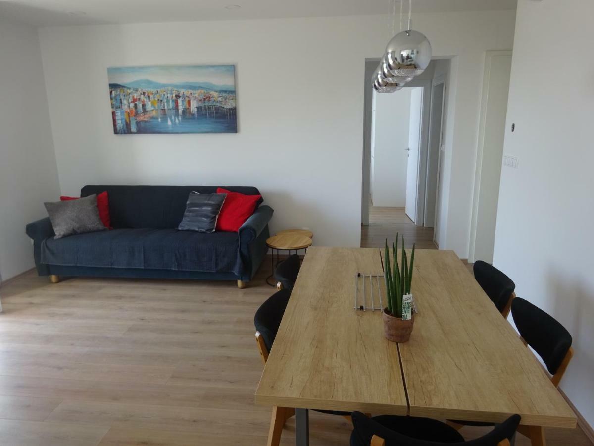 Apartment Duce โอมิช ภายนอก รูปภาพ